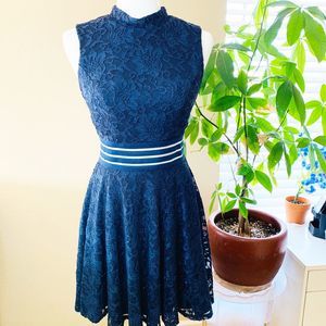 Jodi Kristopher size 3 blue lace dress